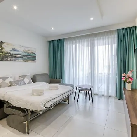 Luxurious, Spacious In Swieqi アパート *