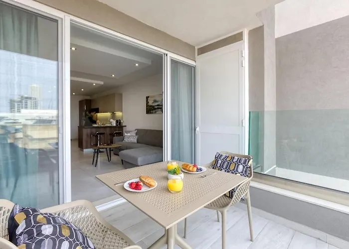 아파트 Luxurious, Spacious In Swieqi