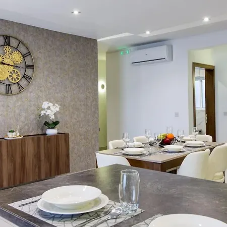 Luxurious, Spacious In Swieqi Lägenhet