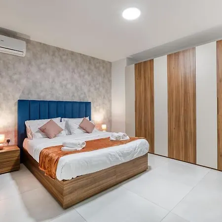 Lägenhet Luxurious, Spacious In Swieqi *