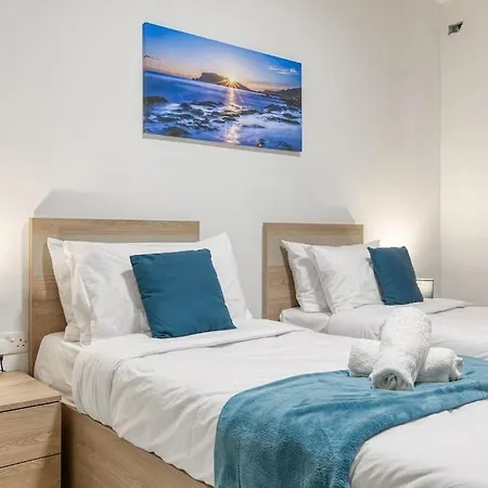 Apartment Luxurious, Spacious In Swieqi