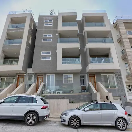 Apartment Luxurious, Spacious In Swieqi *