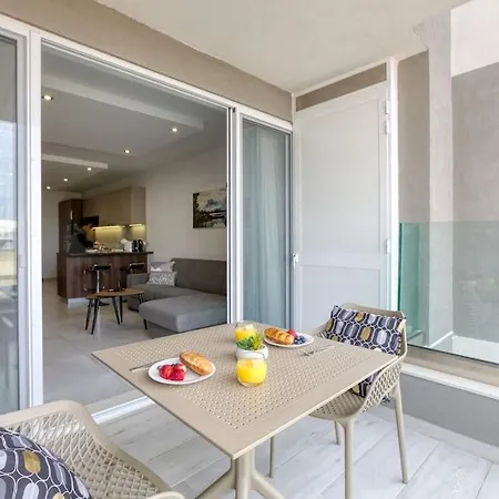Διαμέρισμα Luxurious, Spacious In Swieqi