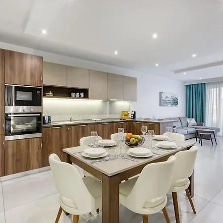 Διαμέρισμα Luxurious, Spacious In Swieqi *