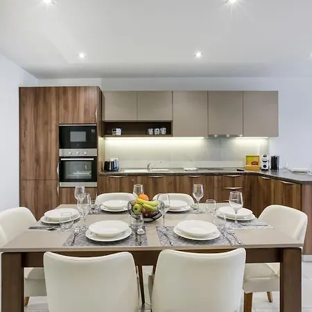 Διαμέρισμα Luxurious, Spacious In Swieqi