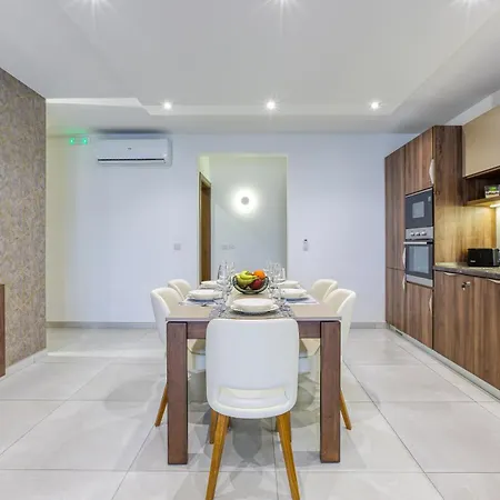 Apartment Luxurious, Spacious In Swieqi *
