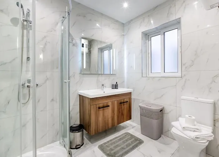 Apartamento Luxurious, Spacious In Swieqi *