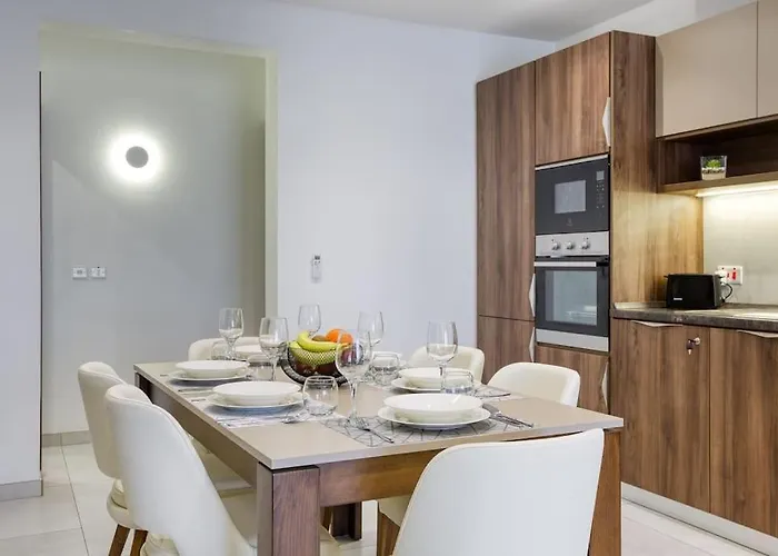 Luxurious, Spacious In Swieqi Appartamento Is-Swieqi