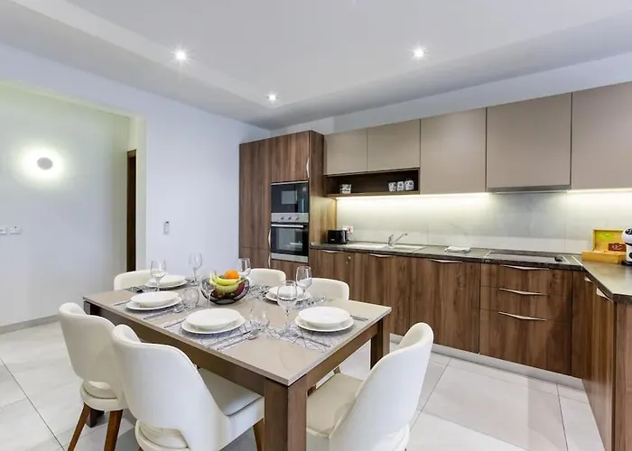 Appartamento Luxurious, Spacious In Swieqi