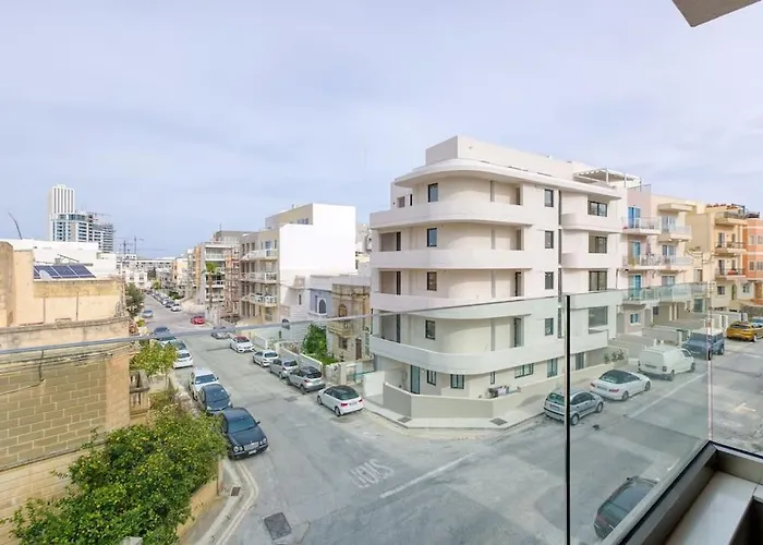 Appartamento Luxurious, Spacious In Swieqi
